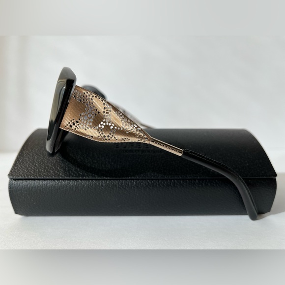 Burberry 4208-Q Sunglasses Black 30018G New - Picture 2 of 5